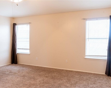 1608 Diana Dr - Photo Thumbnail 7