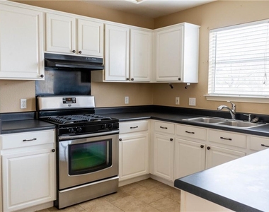 1608 Diana Dr - Photo Thumbnail 29