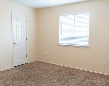 1608 Diana Dr - Photo Thumbnail 16