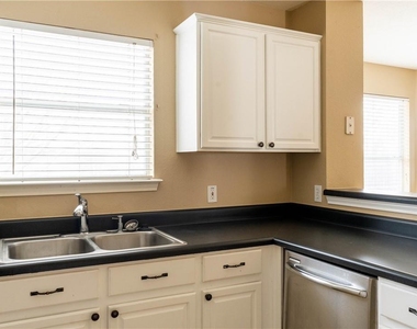 1608 Diana Dr - Photo Thumbnail 31