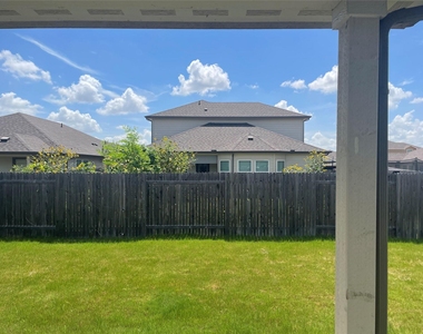 104 Greenspire Downs Dr - Photo Thumbnail 5