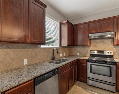 108 Quarry Ln - Photo Thumbnail 12