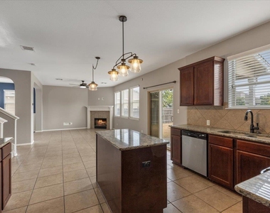 108 Quarry Ln - Photo Thumbnail 8