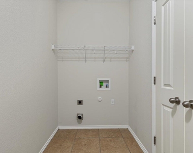 108 Quarry Ln - Photo Thumbnail 29