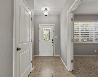108 Quarry Ln - Photo Thumbnail 3
