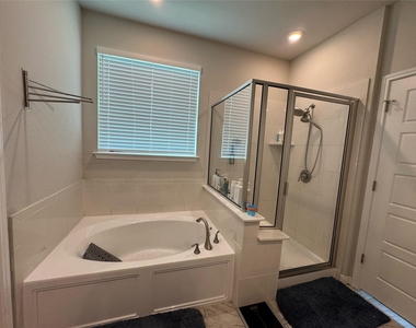 1529 Carlene Pruett St - Photo Thumbnail 21