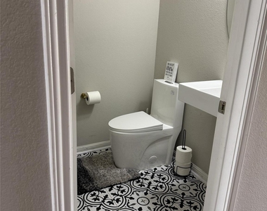 1529 Carlene Pruett St - Photo Thumbnail 14