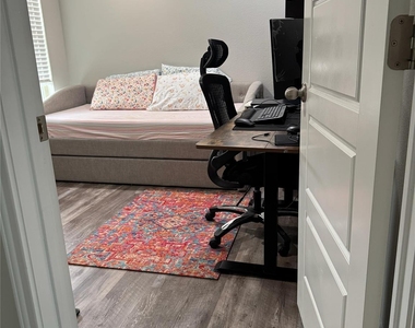 1529 Carlene Pruett St - Photo Thumbnail 15