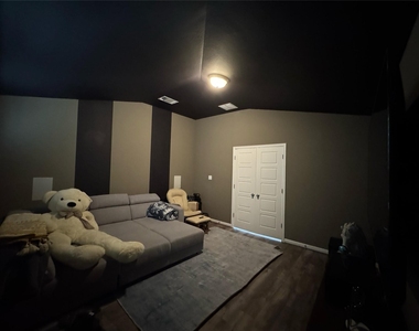 1529 Carlene Pruett St - Photo Thumbnail 23