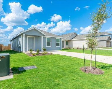 336 Cowpoke Dr - Photo Thumbnail 2