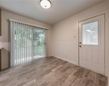 1113 Sycamore St - Photo Thumbnail 11