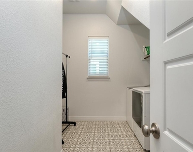 229 Bonnet Blvd - Photo Thumbnail 17