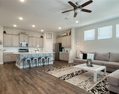 229 Bonnet Blvd - Photo Thumbnail 2