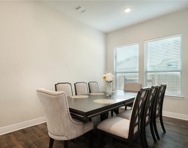 229 Bonnet Blvd - Photo Thumbnail 5