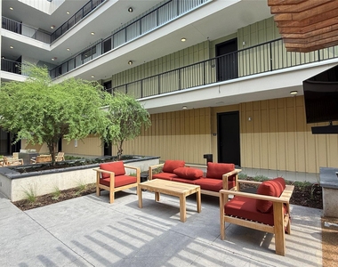 4315 S Congress Ave - Photo Thumbnail 25