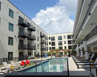 4315 S Congress Ave - Photo Thumbnail 22