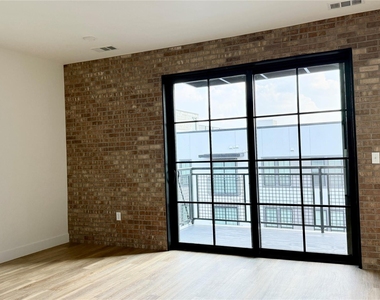 4315 S Congress Ave - Photo Thumbnail 18
