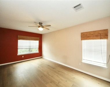 8910 Marybank Dr - Photo Thumbnail 13