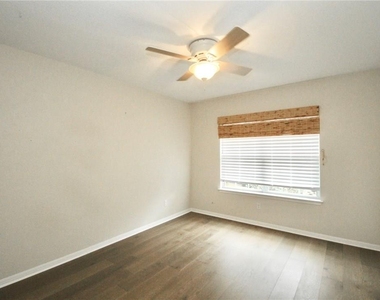 8910 Marybank Dr - Photo Thumbnail 11
