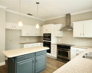 8910 Marybank Dr - Photo Thumbnail 3