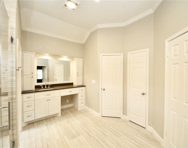 8910 Marybank Dr - Photo Thumbnail 9