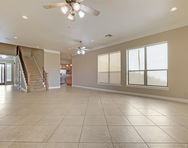 2506 Camden Park - Photo Thumbnail 7