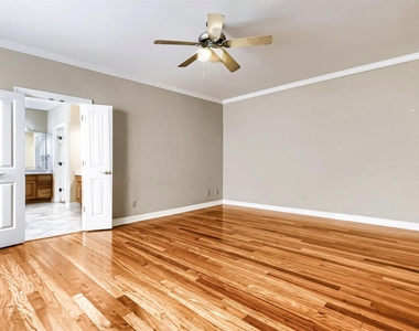 2506 Camden Park - Photo Thumbnail 16