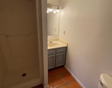 2514 Pearl St - Photo Thumbnail 6