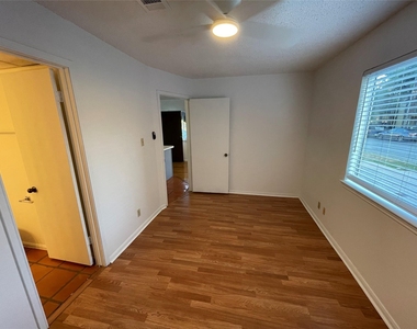 2514 Pearl St - Photo Thumbnail 7