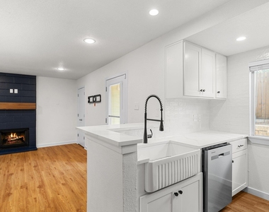 3601 Menchaca Rd - Photo Thumbnail 13