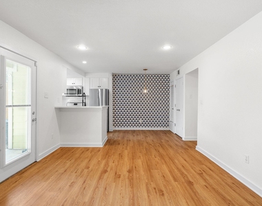3601 Menchaca Rd - Photo Thumbnail 8