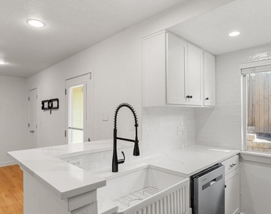 3601 Menchaca Rd - Photo Thumbnail 17
