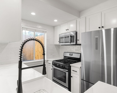 3601 Menchaca Rd - Photo Thumbnail 14