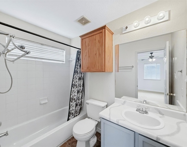 9215 Rowlands Sayle Rd - Photo Thumbnail 9