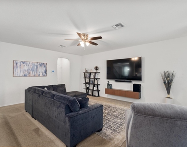 1208 Ravenside Cv - Photo Thumbnail 10