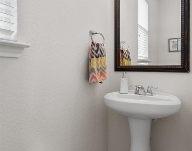 1208 Ravenside Cv - Photo Thumbnail 18