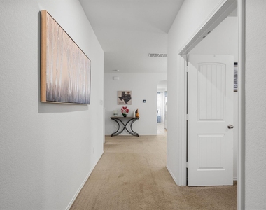 1208 Ravenside Cv - Photo Thumbnail 4