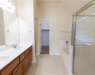 20201 Mustang Island Cir - Photo Thumbnail 8