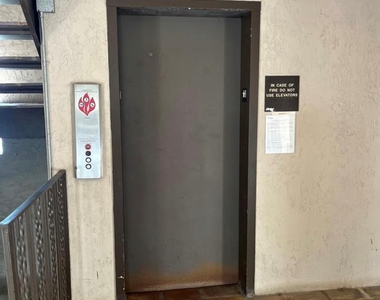 505 W 7th St - Photo Thumbnail 6