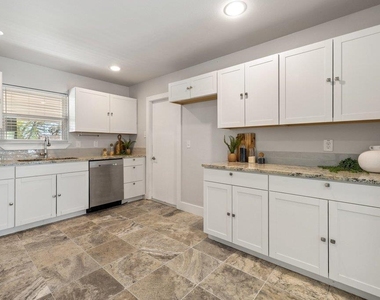 60 Augusta Dr - Photo Thumbnail 14