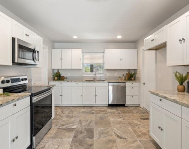 60 Augusta Dr - Photo Thumbnail 12