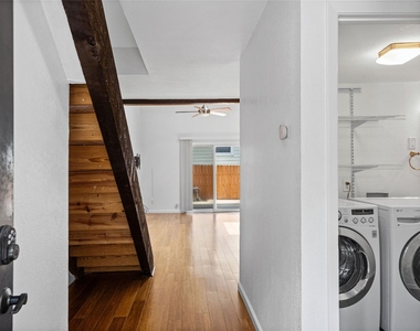 1504 Bridgeway Dr - Photo Thumbnail 2