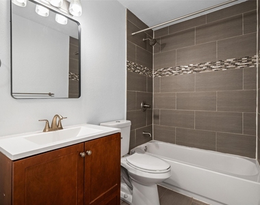 1504 Bridgeway Dr - Photo Thumbnail 14