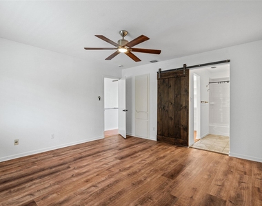 1504 Bridgeway Dr - Photo Thumbnail 17