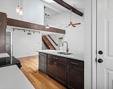 1504 Bridgeway Dr - Photo Thumbnail 8