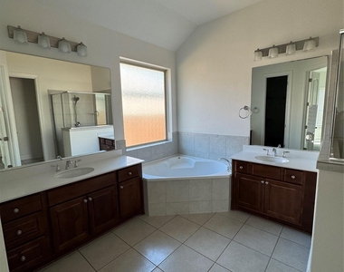 175 Senna Dr - Photo Thumbnail 5