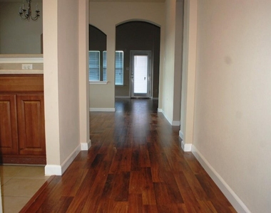 11300 Dimmit St - Photo Thumbnail 3