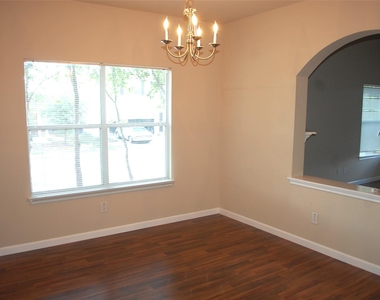 11300 Dimmit St - Photo Thumbnail 8