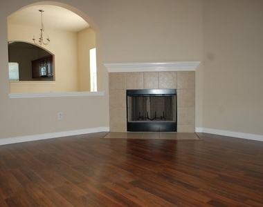 11300 Dimmit St - Photo Thumbnail 9