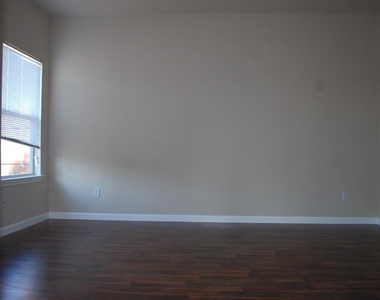 11300 Dimmit St - Photo Thumbnail 10